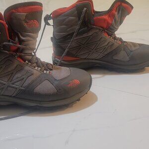 North face boots size 9
